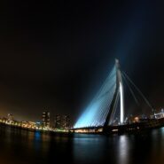 Erasmusbrug bij nacht