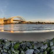 Brienenoordbrug in prachtig licht